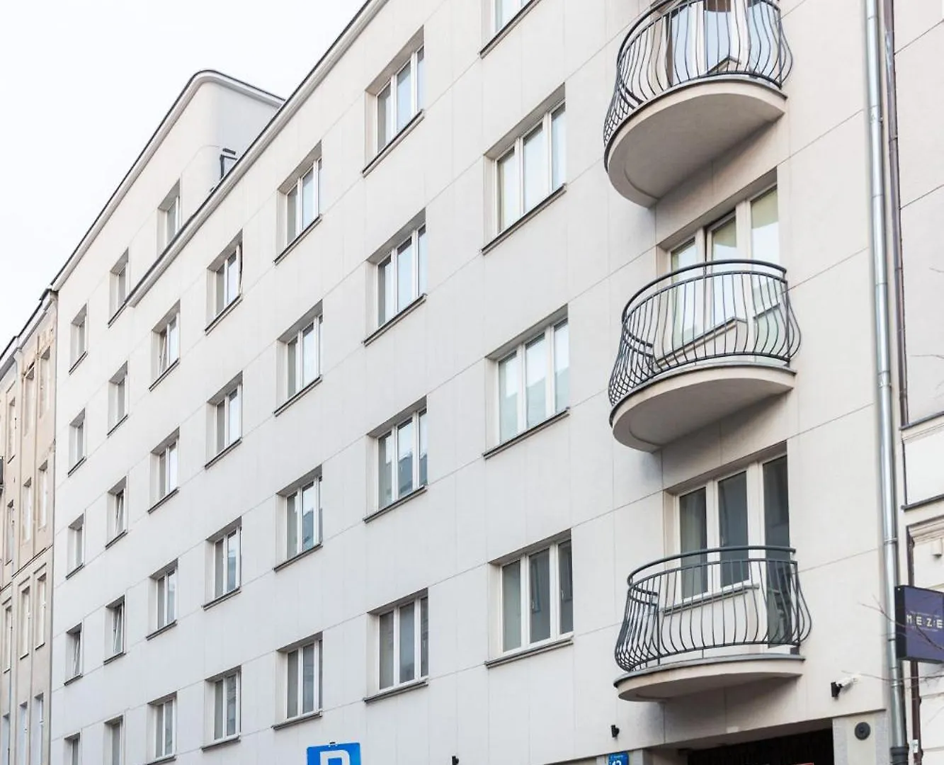 Urban Grey Essence Apartment Warsaw