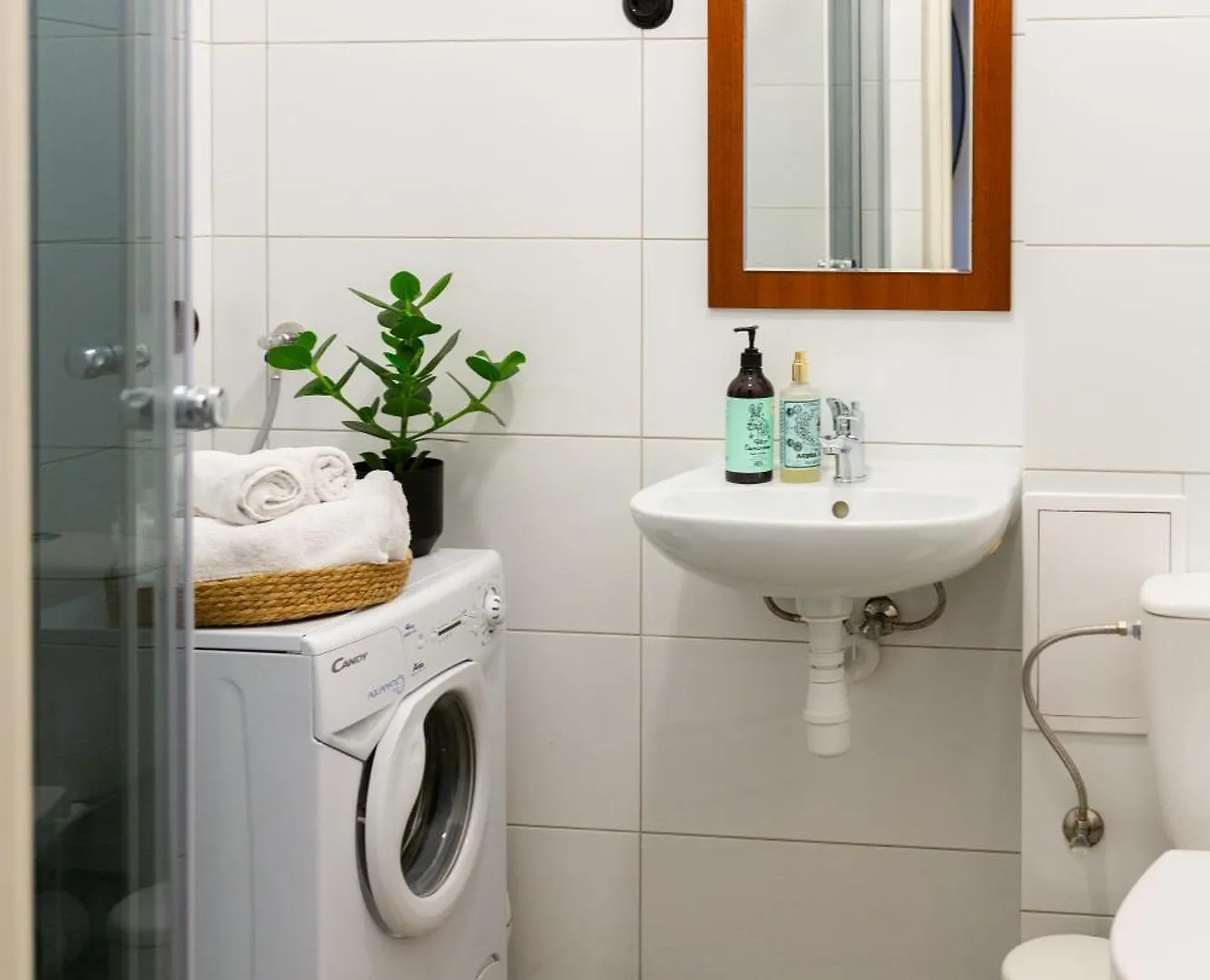 Urban Grey Essence Apartment Warsaw